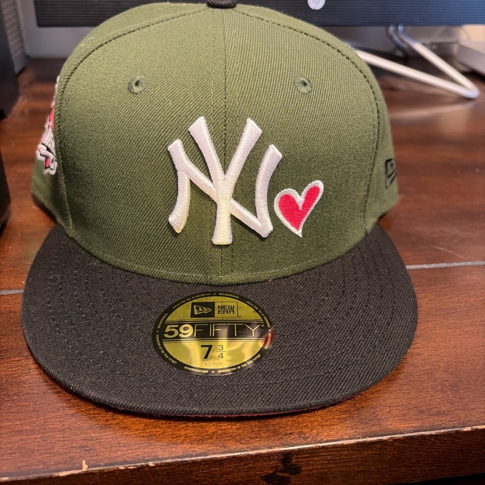 New york yankees 1999 World Series “heart” fitted (nwt 7 3/4th)